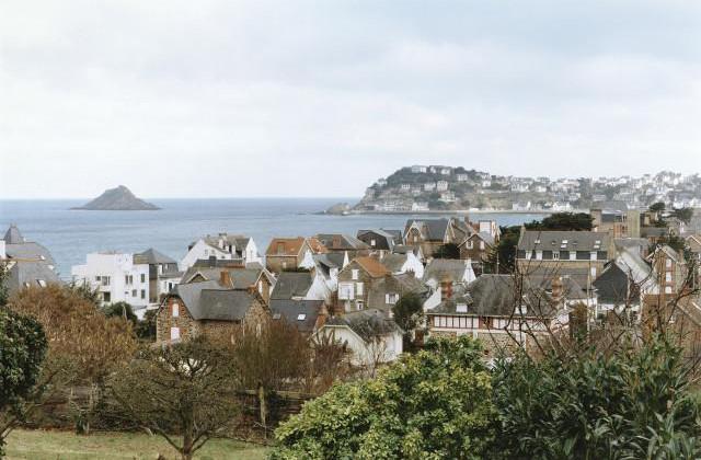 Pleneuf-Val-Andr&eacute;. C&ocirc;tes-d'Armor, Bretagne. 1995